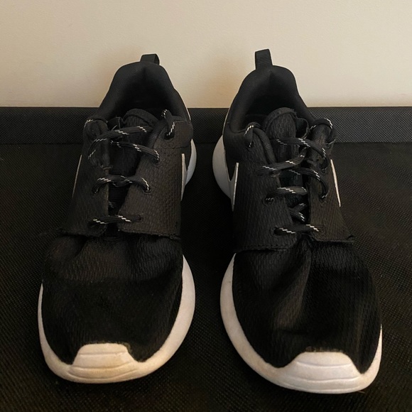 roshe sneakers womens